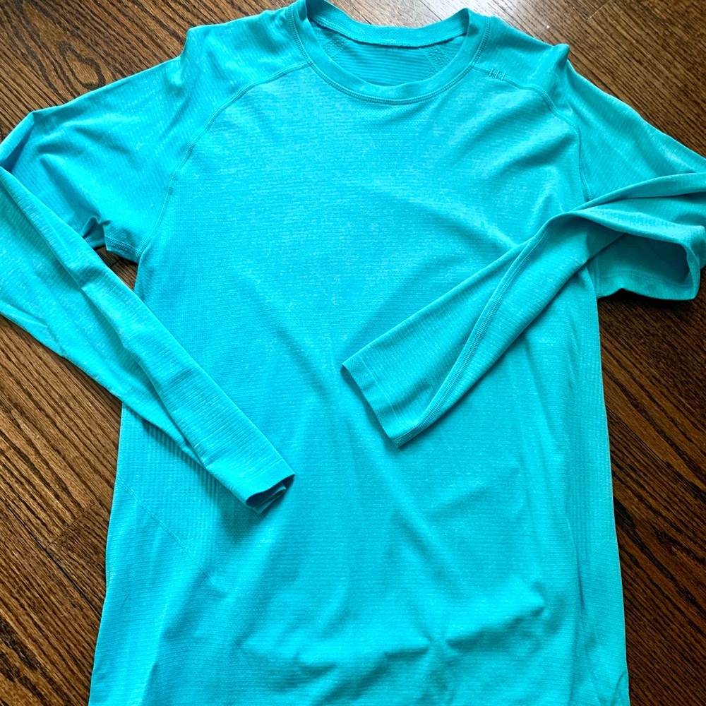 Women’s Lululemon Shirt